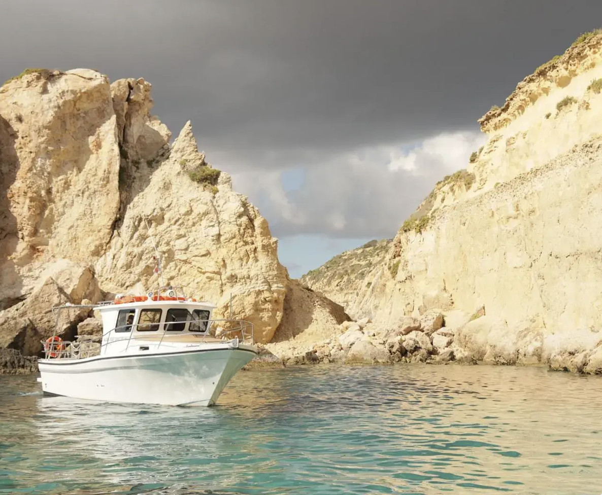 Cruiser 7 <small><br/ > Full Day €850 <br/ > Capacity 22 </small>
