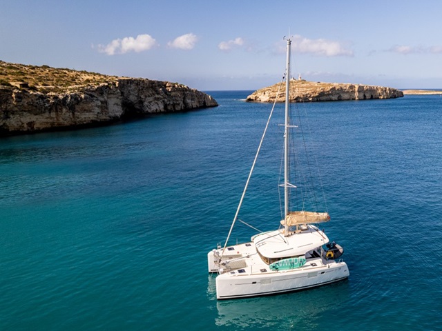 Catamaran 39 <small><br/ > Full Day €1190 <br/ > Capacity 17 </small> - Image 2