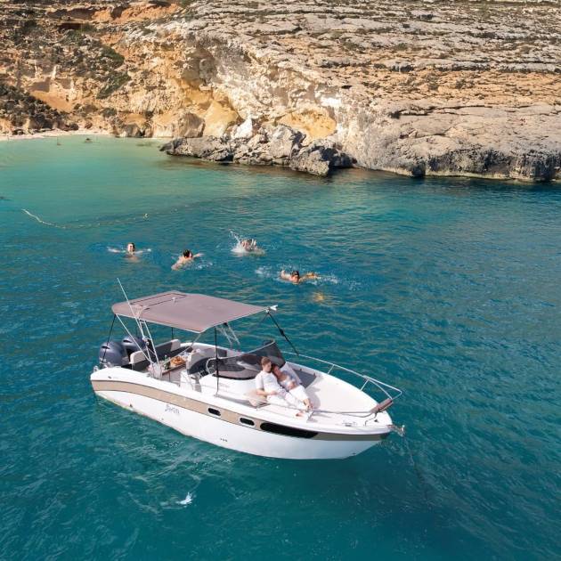 SN Cruiser Boat Charter<small><br/ > Full Day €690 <br/ > Capacity 8</small>